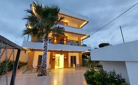 Finikas Suites & Apartments Airport By Airstay